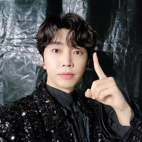 가수 임영웅. <임영웅 공식 페이스북 캡처>